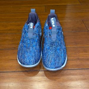 Nike LeBron 15 air max zoom